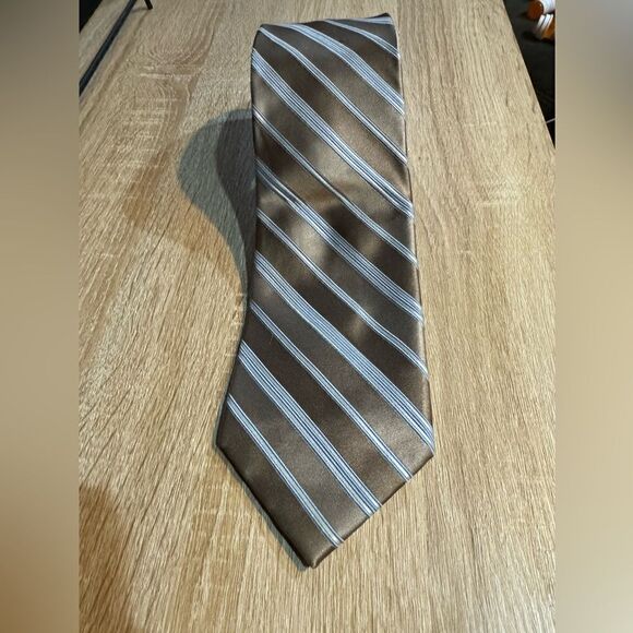 MSRP $55 Club Room Men's Classic Stripe Tie Brown Size - Picture 1 of 4